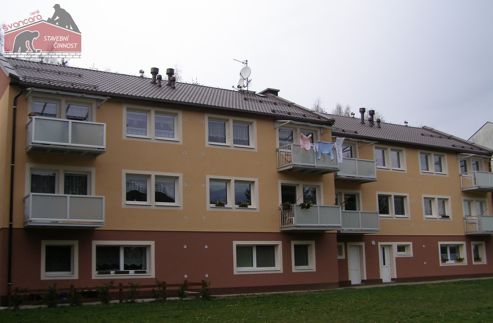 Zateplení fasády OKAL firmou René Švancara - Česká Ves (hnědá), Vápenná (zelená)
